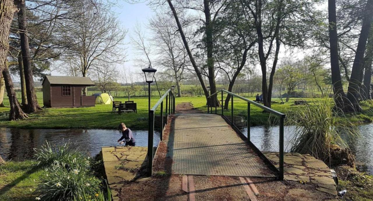Impeccable 1-Bed House In Retford Close To A1 エクステリア 写真