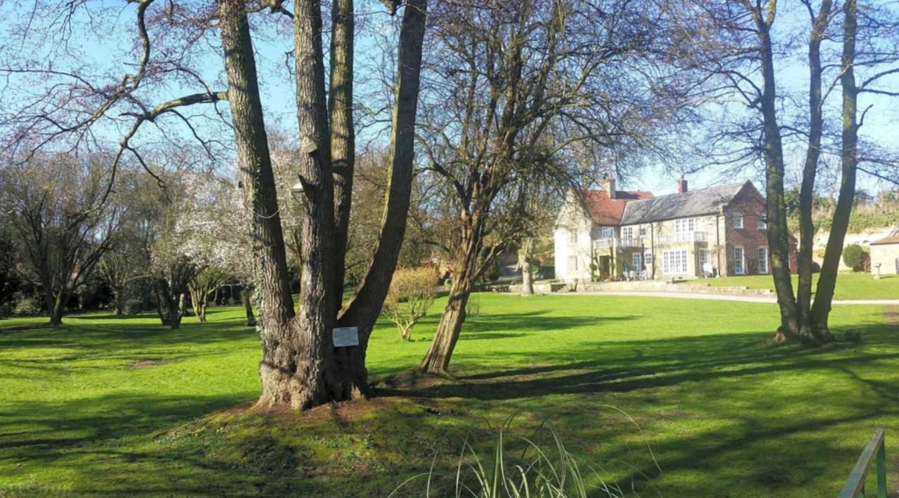 Impeccable 1-Bed House In Retford Close To A1 エクステリア 写真